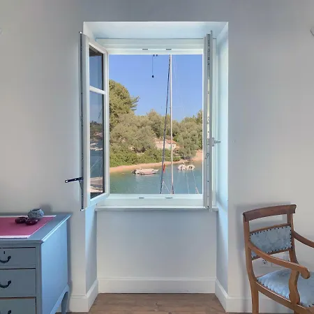 Averto Avali Holiday home